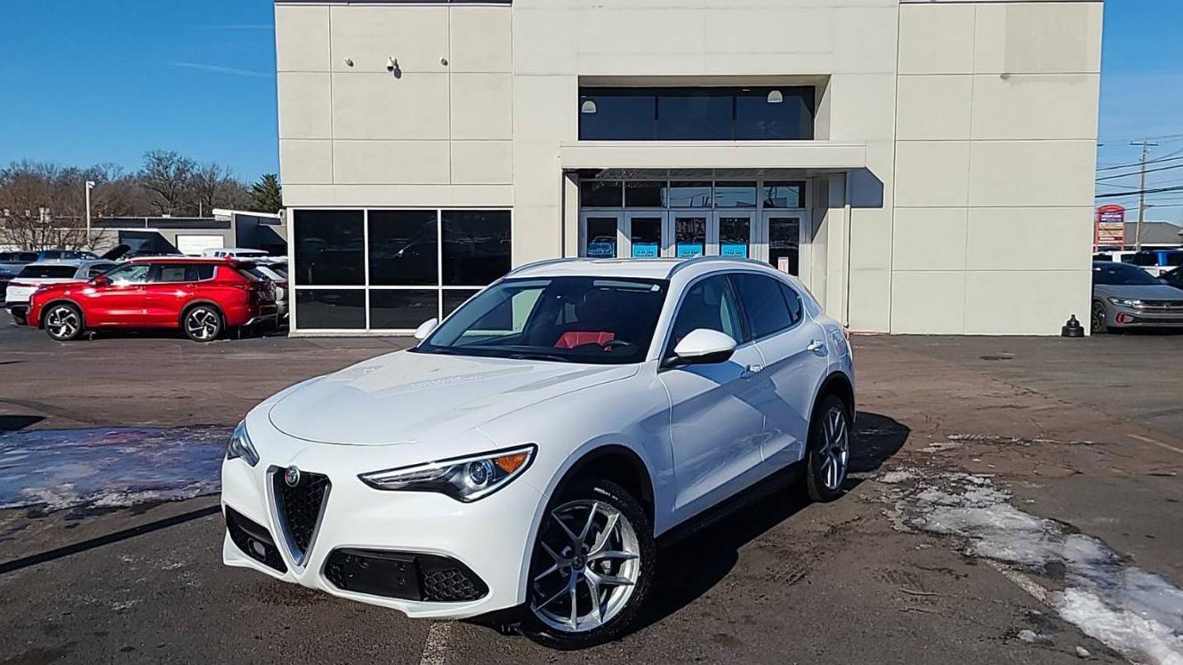 ALFA ROMEO STELVIO 2018 ZASFAKAN7J7B90912 image